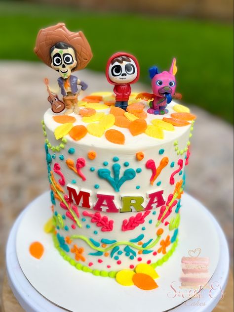 Coco Cakes Birthday, Disney Coco Birthday Cake, Coco Disney Cake, Coco Cake Ideas, Coco Theme Cake, Coco Themed Party, Coco Birthday Cake, Coco Cake, Coco Birthday