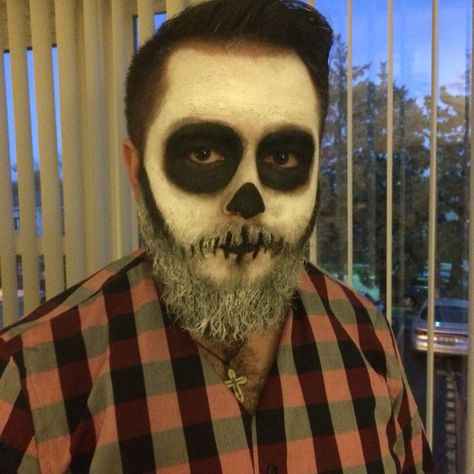 Male skeleton with beard Face Paint With Beard, Costume With Beard, Skeleton Makeup Easy, Halloween Skeleton Makeup, Skeleton Face Paint, Male Skeleton, Beard Ideas, Halloween Face Paint, Beard Costume