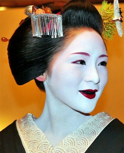 Blackened teeth Blackened Teeth, Green Traffic Light, Black Smile, Medieval Japan, Black Teeth, Flower Kimono, Indigo Plant, Purple Wisteria, Unusual Facts