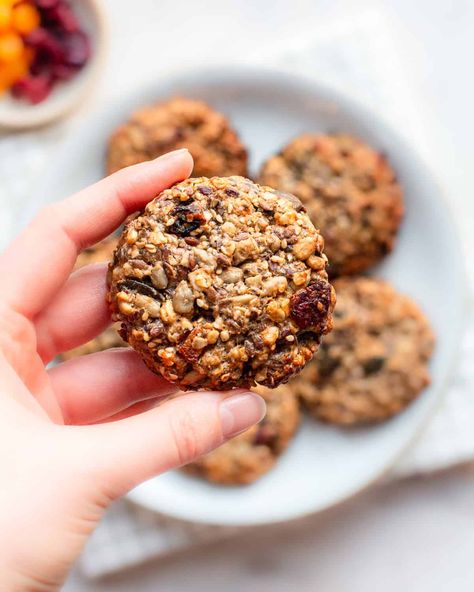 Healthy Oatmeal Breakfast Cookies (No Banana) - Cooking With Elo Breakfast Cookies Without Banana, Breakfast Cookies No Banana, Healthy Oatmeal Breakfast Cookies, Healthy Oatmeal Breakfast, Oatmeal Breakfast Cookies, Grab And Go Breakfast, Healthy Oatmeal, Oatmeal Breakfast, Breakfast Cookies