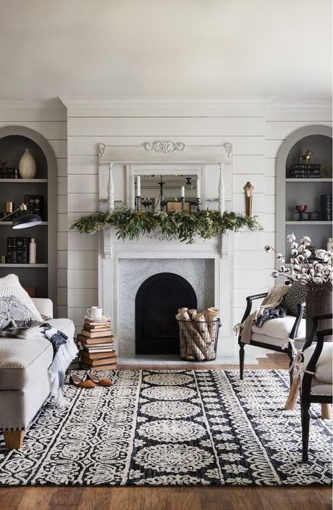 Love this gorgeous rug from Joanna Gaines' Magnolia Home collection. The perfect way to add warmth and texture to a farmhouse style room. Modern Farmhouse Living Room Decor, Winter Living Room, Farmhouse Living Room Decor Ideas, Interior Design Minimalist, Modern Farmhouse Living, Magnolia Market, Funky Decor, Modern Farmhouse Living Room, Versace Home