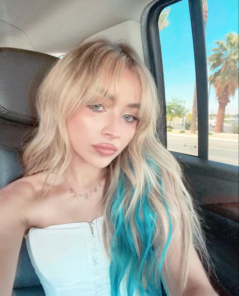 Kenzie Outfits, Aquamarine Hair, Blonde And Blue Hair, Blue Hair Highlights, Hair Color Streaks, Turquoise Hair, Hair Streaks, Blonde Hair With Highlights, Dye My Hair