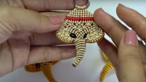 Macrame Elephant, Diy Elephant, Elephant Keychain, Knot Braid, Decoupage Diy, Macrame Keychain, Macrame Tutorial, Handmade Christmas Gifts, Tie Knots