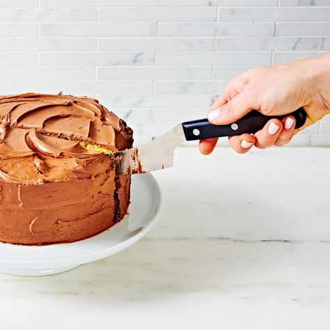 Cake Knife Review: The Case for Owning an Offset Cake Knife | Epicurious Chandelier Cake, 10 Inch Cake, Cake Knife, Baking Gifts, Cake Videos, Bread Knife, Angel Food, Eating Raw, Baking Supplies