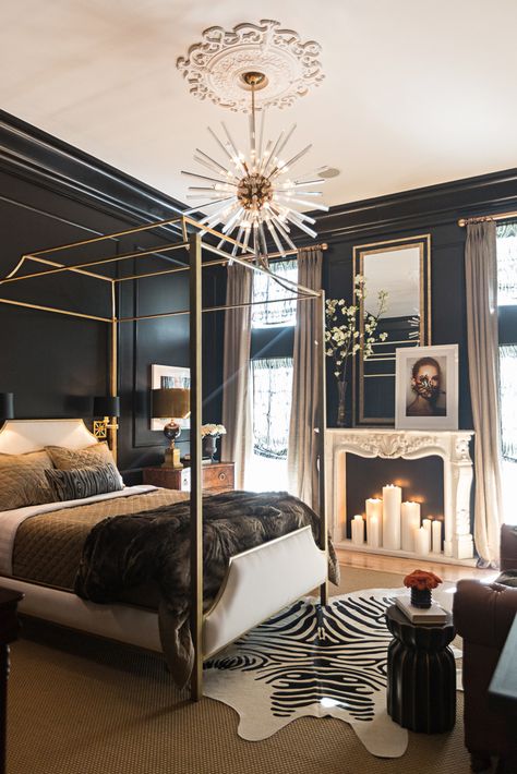 Black, gold and white glam master bedroom Glamour Decor, Glam Bedroom, Gold Bedroom, Pool Design, Canopy Bed, Awesome Bedrooms, Modern Bed, Black Walls, Beautiful Bedrooms