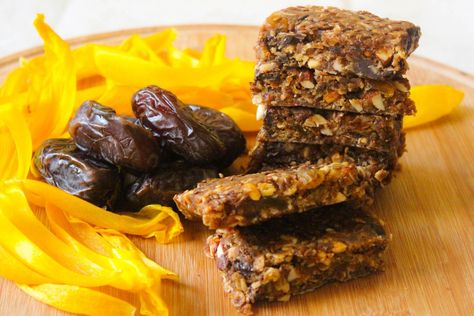 Healthy Muesli Bar Recipe, Muesli Bar Recipe, Superfood Bars, Date Nut Bars, Orthodox Fasting, Vegan Bites, Oat Bar Recipes, Sugar Free Fruits, Bars Healthy