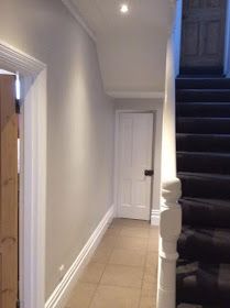 Farrow and Ball Cornforth white hallway Cornforth White Hallway, Cornforth White Farrow And Ball, Cornforth White Living Room, Woodland Living Room, Decorative Wall Molding, House Beautiful Kitchens, Perfect Grey Paint, Lavender Interior, Light Grey Paint Colors