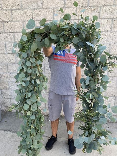 Fresh Seeded Eucalyptus Garland // Natural Silver Dollar & | Etsy Fresh Garlands, Artificial Eucalyptus Garland, Green Vibes, Table Garland, Fresh Eucalyptus, Trend Clothes, Arch Decoration, Silver Dollar Eucalyptus, Artificial Garland