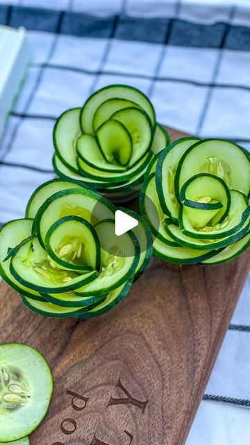 Food Decoration Ideas, Decorações Com Comidas, Amazing Food Decoration, Amazing Food Art, Vegetable Carving, Charcuterie Recipes, Makanan Diet, Food Carving, Easy Food Art