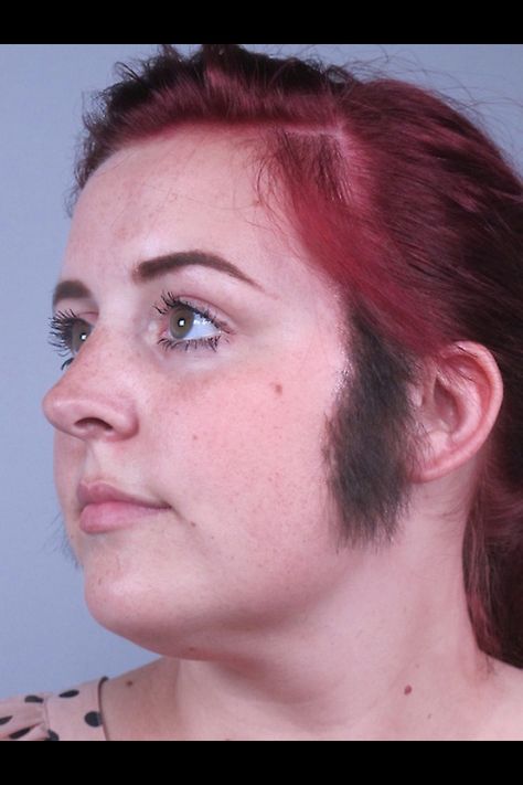 Women with sideburns are sexy. Women With Sideburns, Sideburns Women, Women Sideburns, Fake Beard Makeup, Beard Makeup, Faces Reference, Fake Beards, Chubby Face, Random Faces