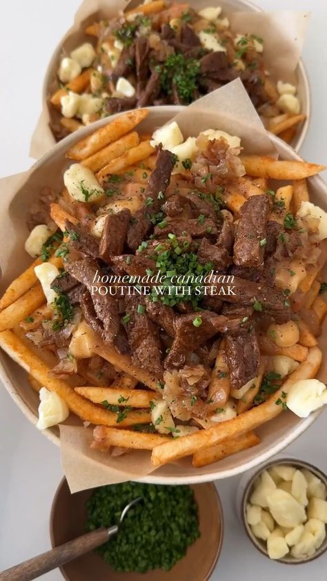 Pickled Egg, Canadian Poutine, Egg Game, Tender Steak, Soul Food Dinner, Egg Recipe, Tasty Recipes Videos, Healthy Food Dishes, Yummy Comfort Food