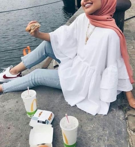 Blouse And Jeans Outfit, White Blouse And Jeans, Jeans Outfit Hijab, Outfit Hijab, Jeans Outfit, Fashion Designs, Hijab Outfit, My Account, White Blouse