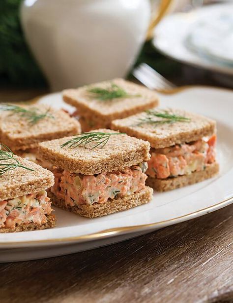 High Tea Sandwiches Fillings Smoked Salmon, Sandwich Fillings Ideas, Tea Appetizers, Summer Afternoon Tea, Sandwiches Afternoon Tea, High Tea Sandwiches, Tea Party Sandwiches Recipes, Mini Panini, Tea Sandwich