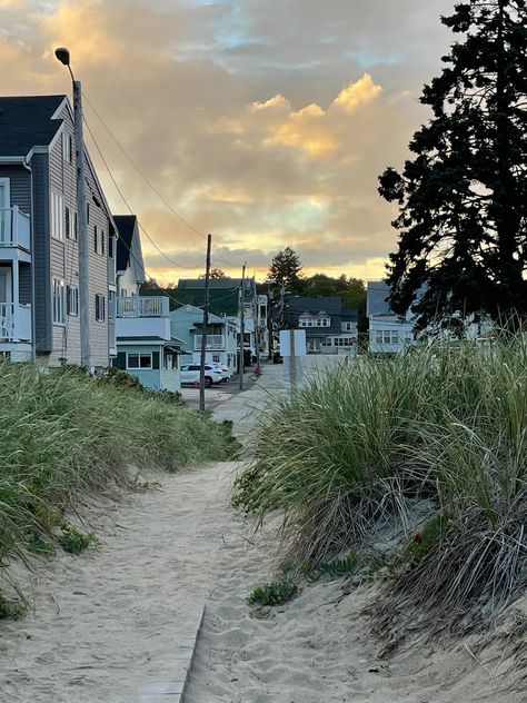 Beach Town Aesthetic, Old Beach House, Anderson Aesthetic, Beach House Aesthetic, East Coast Beaches, Old Orchard Beach, Old Orchard, Coastal Life, Dream Beach