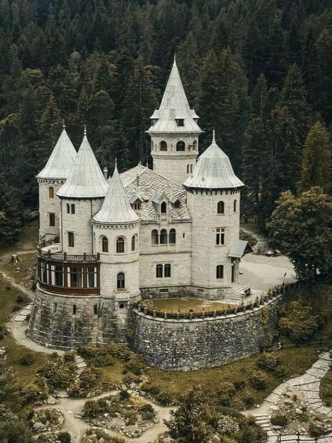 Gothic Castle, Castle Mansion, Castle Aesthetic, European Castles, Chateau France, Castle House, Fairytale Castle, Fantasy Castle, Beautiful Castles