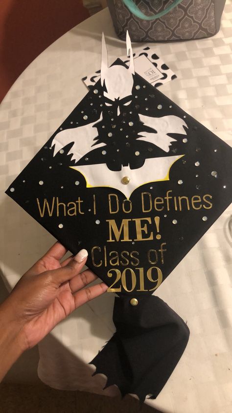 Mens Graduation Cap, Matching Graduation Caps Couples, Batman Graduation Cap Ideas, Mha Graduation Cap, Superhero Graduation Cap, Batman Grad Cap, Batman Graduation Cap, Graduation Cap Designs Horror, Goth Graduation Cap