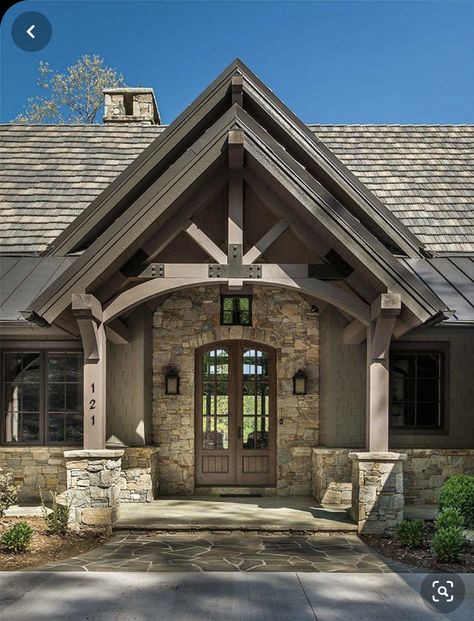 Mountain Home Exterior, Lake Houses Exterior, Craftsman Style Homes, Rustic Home Design, Craftsman House Plans, Front Entrance, Mountain Homes, Farmhouse Exterior, Exterior Home