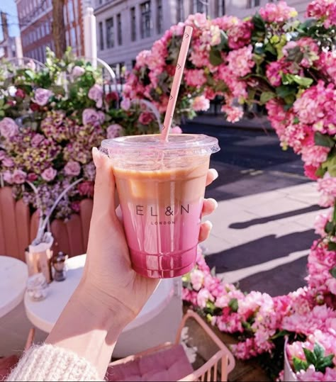 Girly Coffee Shop, Elan Cafe, Coffee Trailer, Hotels In London, Pink Cafe, Salon Suites Decor, Coffee Shop Aesthetic, Coffee Flower, Chauffeur Service