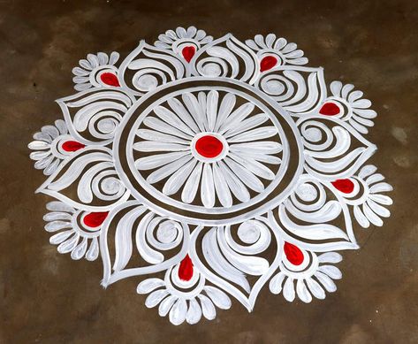 Red White Rangoli, Alpona Rangoli Design, Diwali Alpana Designs, Rangoli Designs Paint, Alpana Rangoli Design, Small Alpona Designs, Rangoli Circle Designs, Big Alpona Design Bengali, White Paint Rangoli