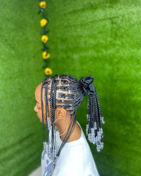 🇯🇲 Austin’s Fastest Braider on Instagram: “NEW STYLE ALERT 🚨 CLICK “BOOK NOW” 🪴 NATURAL KNOTLESS W/ beads $222 w/o $5 off ✨HAIR INCLUDED IN BRAIDING & LOC STYLES 🪴 JANUARY…” Knotless W Beads, Plaits With Beads, Birthday Briads, Knotless With Beads, Plait Styles, Cute Box Braids, Lil Girl Hairstyles, Cute Box Braids Hairstyles, Girls Hairstyles Braids