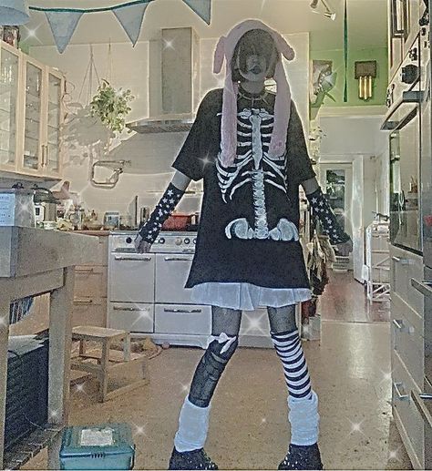 Creepycore Outfits, 2020 Alt Outfits, Kawaii Goth Outfits, 2020 Core, Goth Kawaii, Alt Clothes, Cute Goth, Pastel Goth Fashion, Alt Outfits