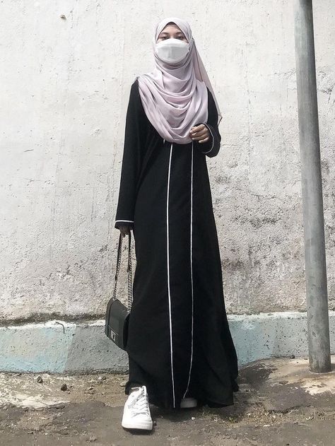 Abaya Modern Style, Model Gamis, Modern Hijab Fashion, Muslim Outfits Casual, Muslim Fashion Hijab Outfits, Mode Abaya, Plain Outfits, Style Hijab, Casual Hijab Outfit