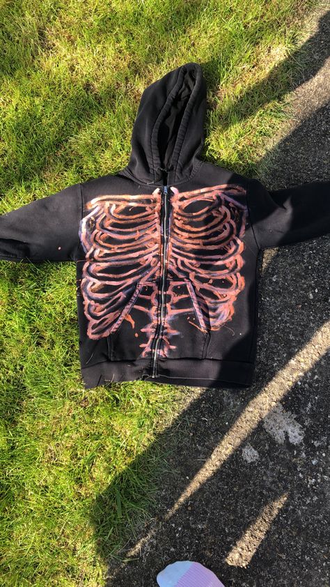 Bleach Skull Hoodie, Bleach Sweater Ideas, Bleach Hoodie Ideas, Bleach Skeleton Hoodie, Bleached Black Hoodie, Rib Cage Hoodie, Bleach Hoodie Designs, Bleach Sweater, Bleach Art Clothes