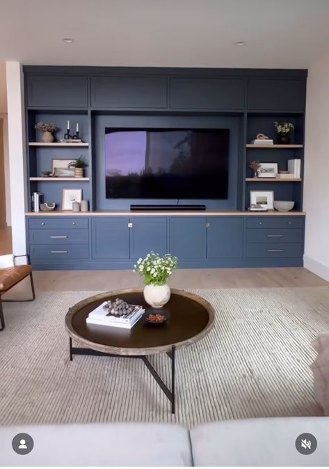 Blue Media Wall Living Room, Built In Tv Wall Unit Modern, Built In Tv Wall Unit, Blue Living Room Decor, Built In Shelves Living Room, Tv Wall Unit, Media Wall, Built In Cabinets, Built In Shelves