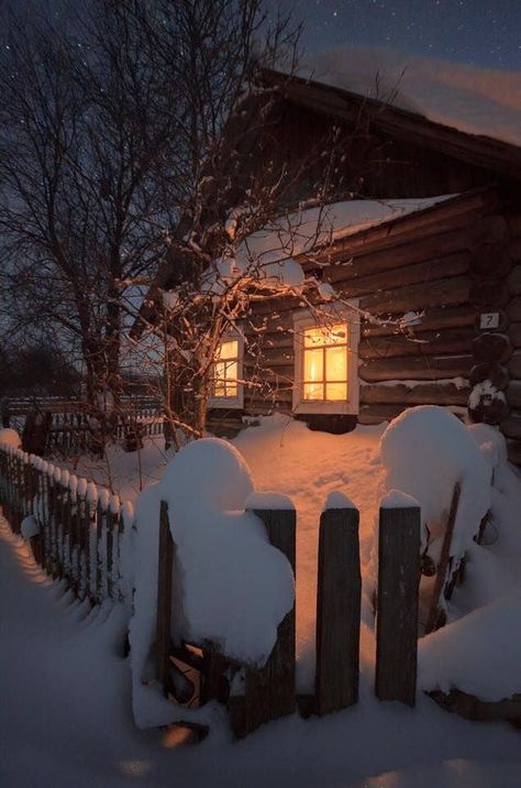 Cozy home in Winter - 9GAG Era Victoria, Winter Szenen, Winter Cabin, Winter Love, A Cabin, Winter Magic, Winter Scenery, Winter Beauty, A Log