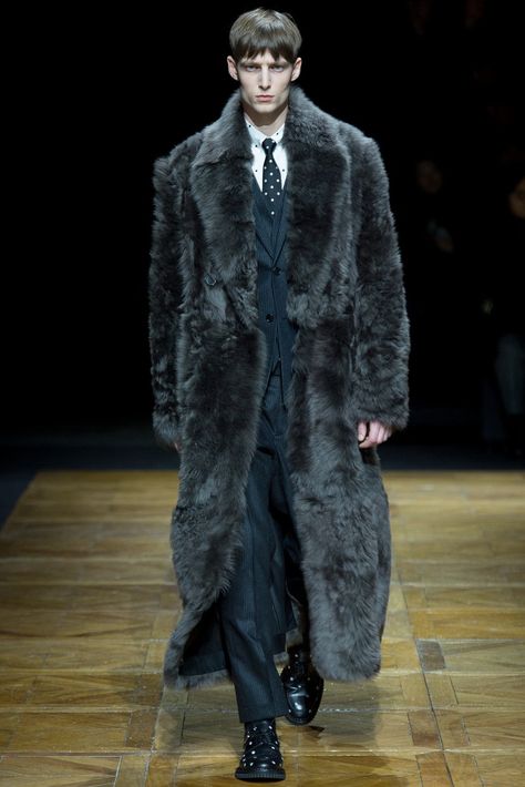 Dior Homme Fall 2014 Menswear collection, runway looks, beauty, models, and reviews. Fall Menswear, Fur Coat Men, Mens Fur Coat, Leo Rising, 2014 Runway, Guy Style, Big Boi, Winter Fur Coats, Paris Vacation