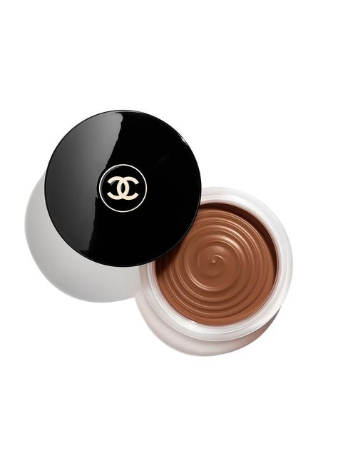 Chanel Les Beiges Healthy Glow, Chanel Brushes, Chanel Foundation, Chanel Fragrance, Chanel Les Beiges, Cream Contour, Beauty Event, Chanel Beauty, Shopping Chanel