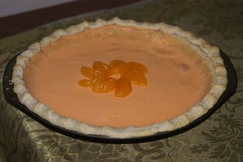 Easy Mandarin Orange Pie Mandarin Orange Pie Recipe, Mandarin Orange Pie, Orange Pie Recipe, Non Bake Desserts, Graham Cracker Pie Crust, Orange Pie, Cracker Pie Crust, Jello Pie, Graham Cracker Pie