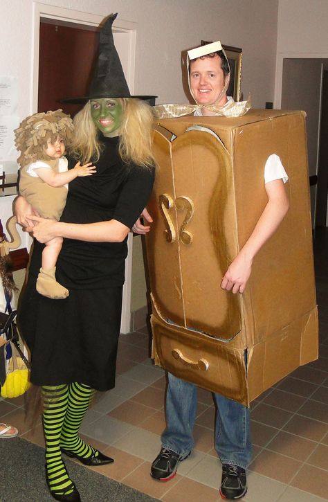 The Lion The Witch And The Wardrobe Halloween Costume, The Lion The Witch And The Wardrobe Costumes, Lion Witch And The Wardrobe Costume, Lion Witch Wardrobe Costume, Easy Book Week Costumes, Character Day Ideas, Lion Witch Wardrobe, Book Character Day, World Book Day Costumes