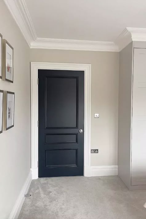 31 Best Black Doors With White Trim - Photos & Ideas - Home Deviser Cream Walls Black Doors, Internal Black Doors, Dark Interior Doors With White Trim, White Hallway Black Doors, Black Interior Doors With White Trim, Black Door White Trim, White Trim Black Doors, Black Doors With White Trim, Dark Interior Doors