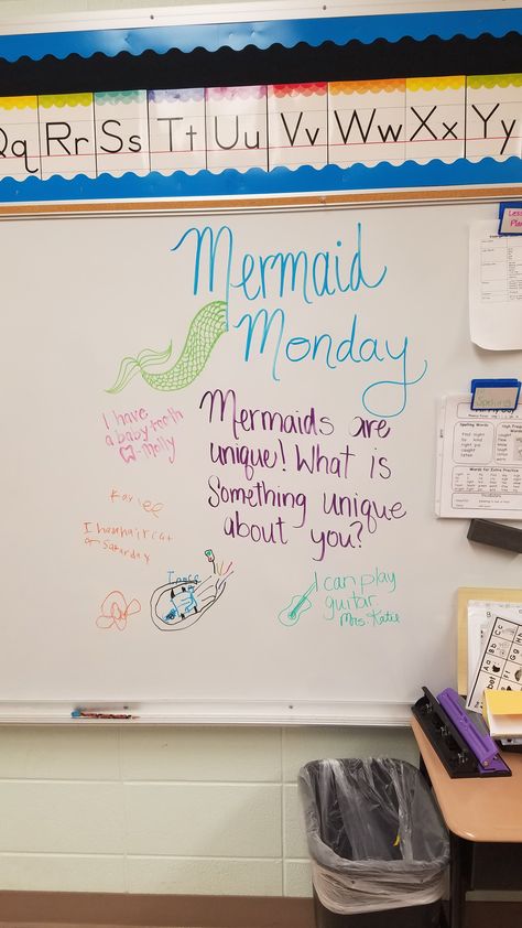 Monday Morning Questions For Students, Whiteboard Questions Monday, Monday White Board Prompt, Monday Writing Prompts, Monday Whiteboard Message, Monday Whiteboard Prompt, Monday Whiteboard, Morning Prompts, Morning Questions