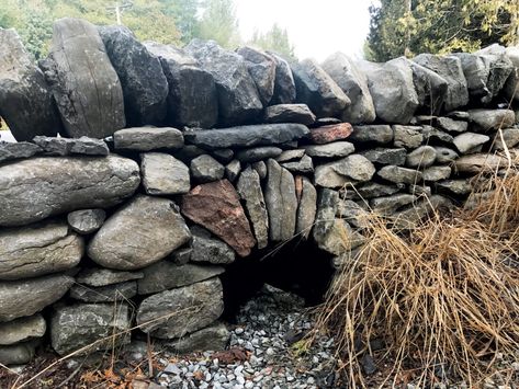 Build a Culvert that Looks Like a Stone Bridge – Mother Earth News Stone Culvert, Culverts Ideas, Driveway Culvert, Landscaping Driveway, Dry Stack Stone, Ideas For Backyard, Landscaping On A Hill, Stone Driveway, Stone Landscaping