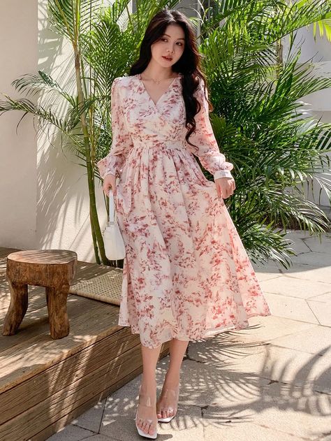 Maxi Dress With Jacket, Long Floral Maxi Dress, Long Flower Dress, Sweetheart Neck Dresses, Fairy Tale Wedding Dress, Sleepwear Fashion, Long Holiday, Pink Boho, Women Midi