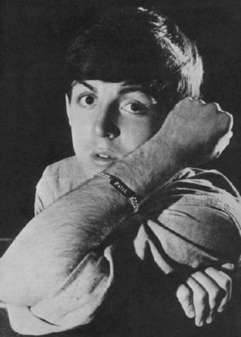 Paul's identification bracelet Paul Mccartney Beatles, Personajes Studio Ghibli, Lennon And Mccartney, Sir Paul, Beatles John, The Fab Four, Paul George, Rich And Famous, King Of Pop