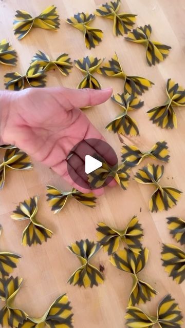 Fiona Afshar on Instagram: "Farfalle are a type of pasta commonly known as bow-tie pasta or butterfly pasta. A larger variation of farfalle is known as farfalloni, while the miniature version is called farfalline. #fionaspasta #freshpasta #foodvideos  #pasta  #pastalover #pastamaking #funfood  #pastapasta 
 #foodporn #eeeeeats #beautifulcuisines #fooditaly #beautifulfood  #foodart 
#creativefood #homemadepasta #pastashapes" Butterfly Pasta, Type Of Pasta, Bowtie Pasta, Pasta Lover, Pasta Fresca, Pasta Shapes, Healthy Pastas, Fresh Pasta, Homemade Pasta