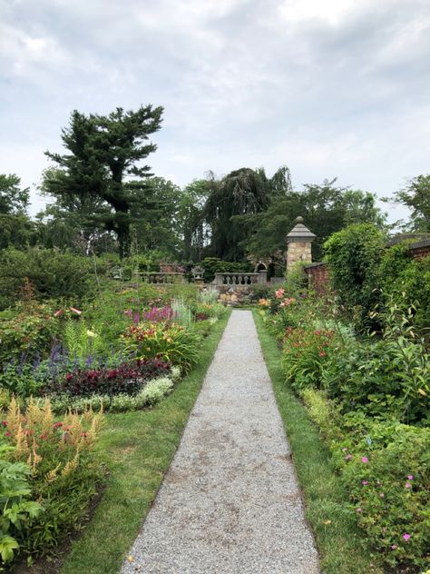 Old Money Garden Aesthetic, 1800s Garden Aesthetic, Manor Garden Aesthetic, Whitepine Aesthetic, Gardens Aesthetic, Old Money Mansion Garden, Old Westbury Gardens, Old Westbury, Famous Gardens England