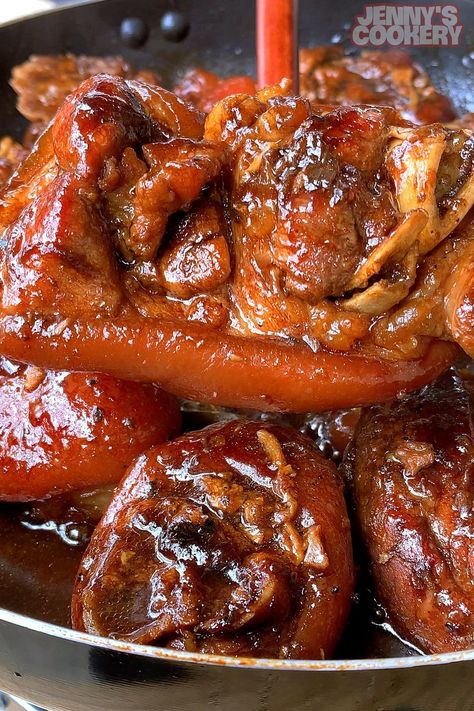 Pork Feet Recipe, Pickled Pigs Feet Recipe, Pork Leg Recipes, Pata Recipe, Pig Feet Recipe, Pig Trotters, Crispy Pata, Pork Hock, Pork Leg