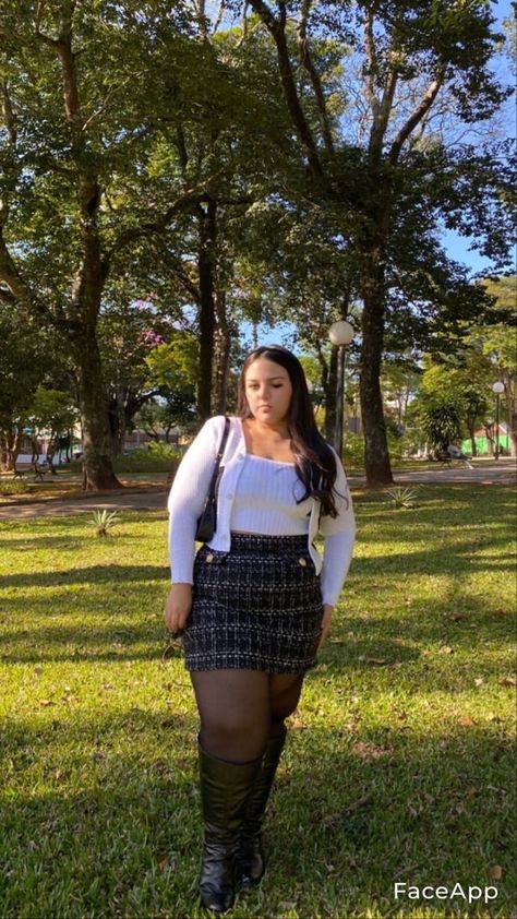 Plus Size Outfit With Tights, Plus Size Fall Grunge, Fall Inspo Outfits Plus Size, Girly Outfits Plus Size, Chubby Girl Fashion, Chubby Girl Outfits, Plus Size Baddie, Plus Zise, Plus Size Baddie Outfits