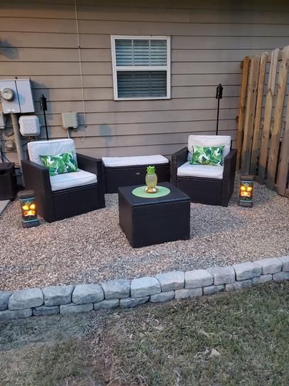 Backyard Garden Inspiration, Pebble Patio, Pavers Walkway, Gravel Gardens, Aesthetic Backyard, Backyard Sitting Areas, Pebble Landscaping, Small Outdoor Patios, Backyard Ideas For Small Yards