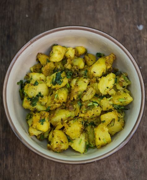 Jeera Aloo, Indian Foods, Garlic Recipes, Breakfast Snacks, Main Dish, Brussel Sprout, Side Dish, Indian Food Recipes, Potato Salad