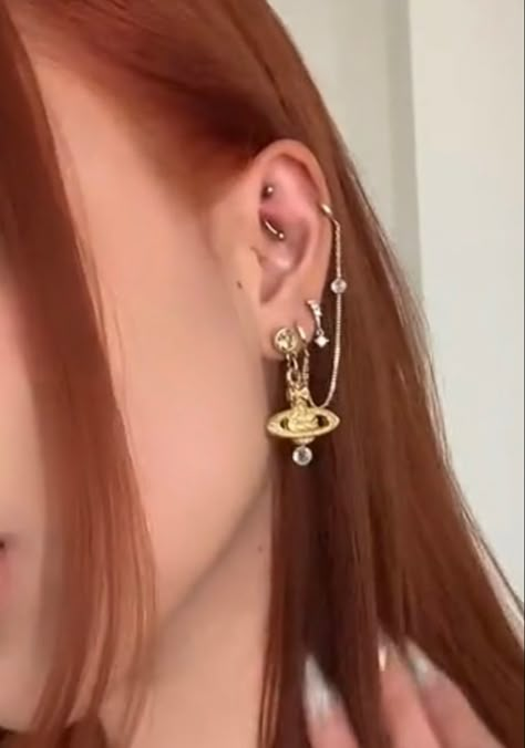 Jasmine Le Earrings, Jasmine Le Piercings, Mixed Metal Ear Stack, Jewerly Tattoo, Dream Piercings, Piercing Inspo, Pretty Ear Piercings, Multiple Ear Piercings, Ear Stack