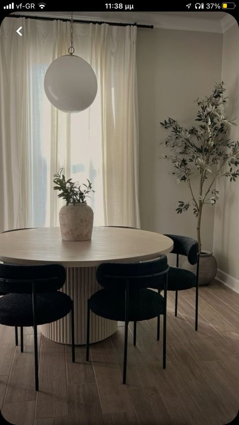 Aesthetic Round Dining Table, Round Table Ideas Dining Rooms, Kitchen Table Inspo Modern, Circle Dining Table Design, Mini Dining Room Ideas, Apartment Round Dining Table, Dinning Table Round, Round Dining Table Apartment, Round Dining Table With Black Chairs