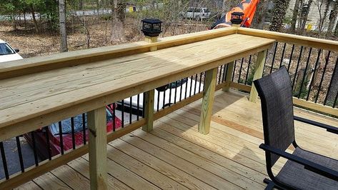 Cool way to enhance your deck and create additional seating easily for cheap Reling Design, Deck Bar, Deck Railing Design, Wooden Deck, Bar Patio, House Deck, Decks Backyard, Diy Deck, House With Porch