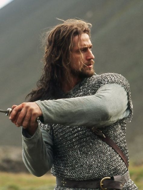 Gerard_Butler_as_Beowulf. Sarah Polley, John Malkovich, Robin Wright, Character Inspiration Male, Knight In Shining Armor, Gerard Butler, Anthony Hopkins, Outlander Series, It Movie Cast