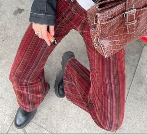 Pinstripe Trousers Outfit, Striped Trousers Outfit, Pinstripe Pants Outfit, Funky Pants, Outfits 70s, 70s Outfits, Funky Outfits, Cute Outfit, Colourful Outfits