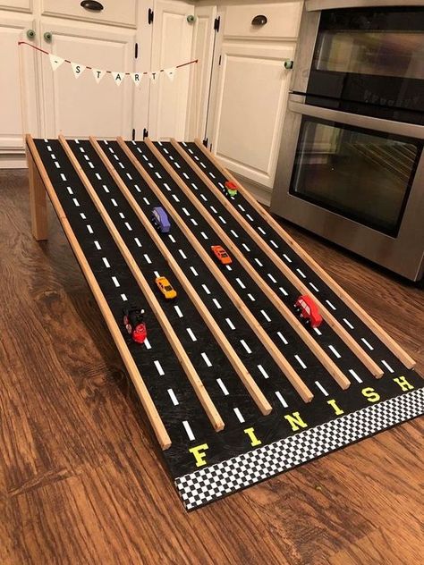 Window Seat Ideas, Upcycled Kitchen, Hot Wheels Party, Villa Design Architecture, House Landscaping, Cozy Spot, Diy Kids Toys, Front House, Play Table